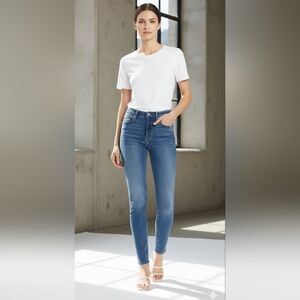 Aritzia Denim FORUM The Lola High Rise 30l Skinny Jeans Size 25